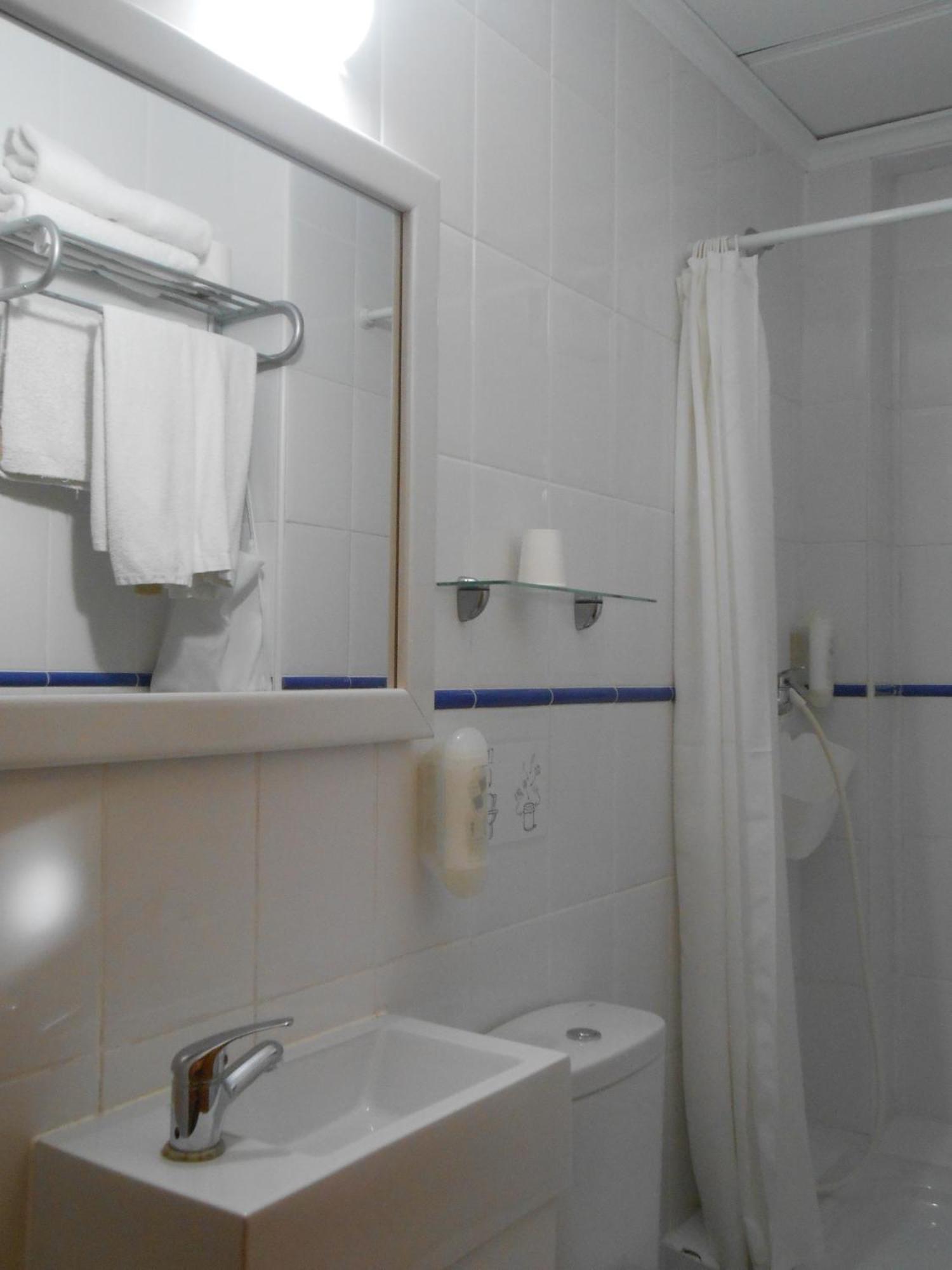 Hostal El Callejon ตาร์ราโกนา ภายนอก รูปภาพ