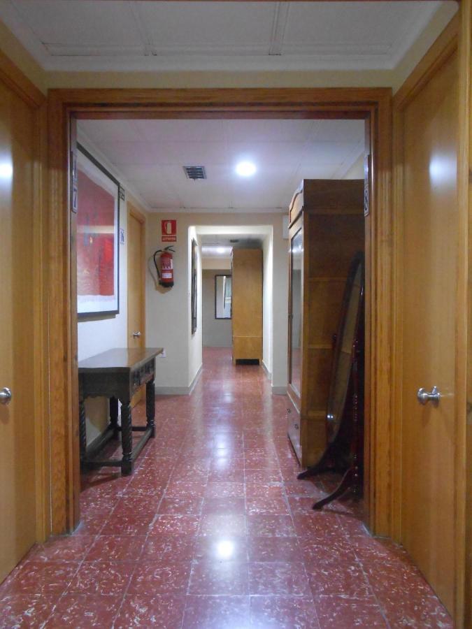 Hostal El Callejon ตาร์ราโกนา ภายนอก รูปภาพ