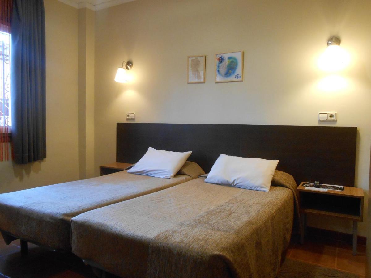 Hostal El Callejon ตาร์ราโกนา ภายนอก รูปภาพ