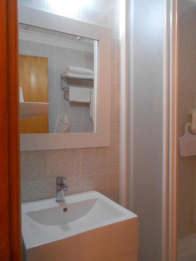Hostal El Callejon ตาร์ราโกนา ภายนอก รูปภาพ