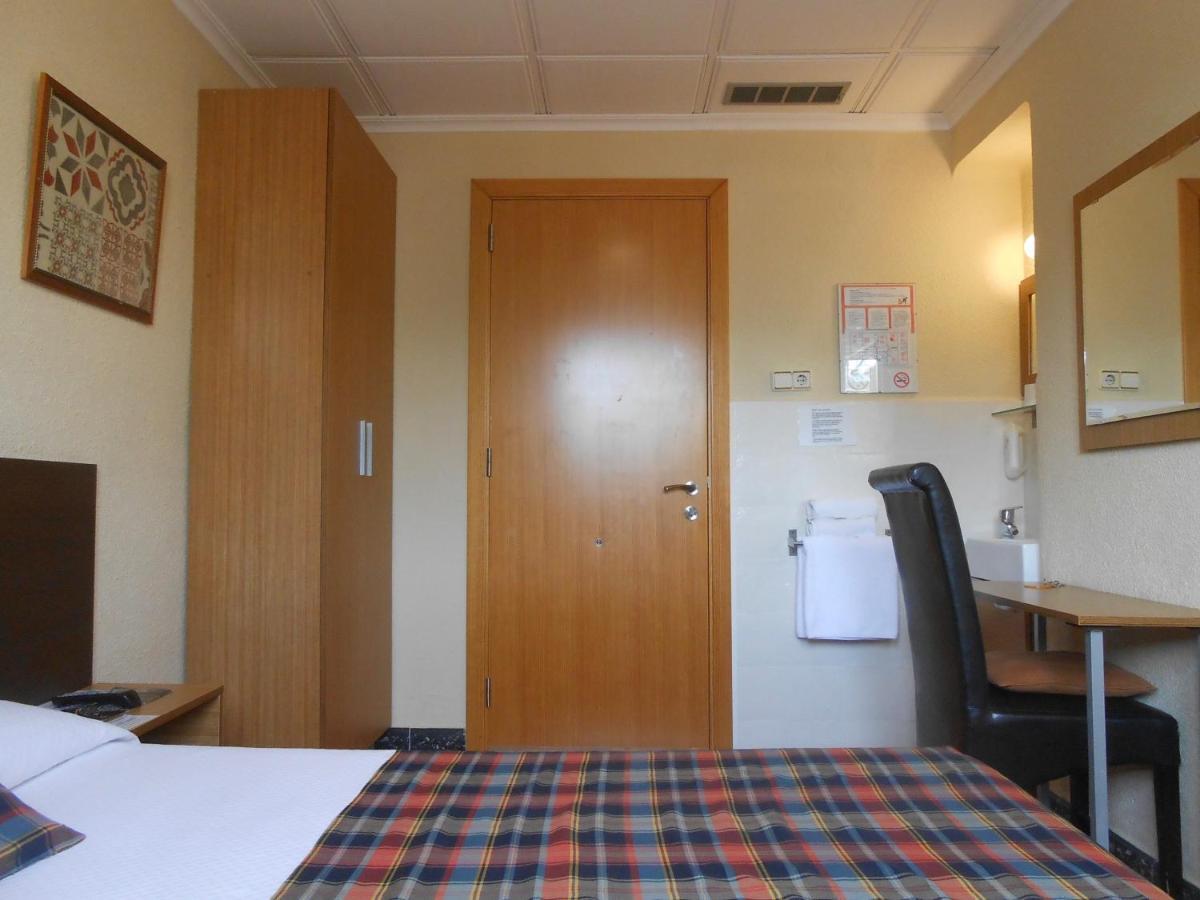 Hostal El Callejon ตาร์ราโกนา ภายนอก รูปภาพ
