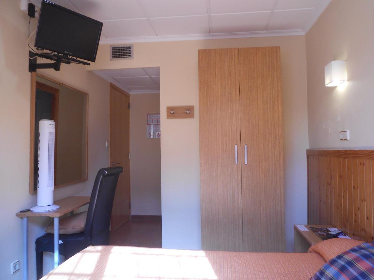 Hostal El Callejon ตาร์ราโกนา ภายนอก รูปภาพ