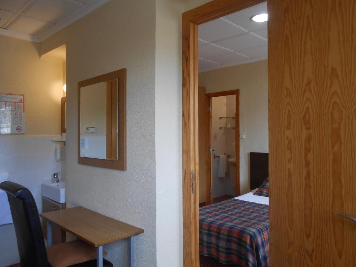 Hostal El Callejon ตาร์ราโกนา ภายนอก รูปภาพ