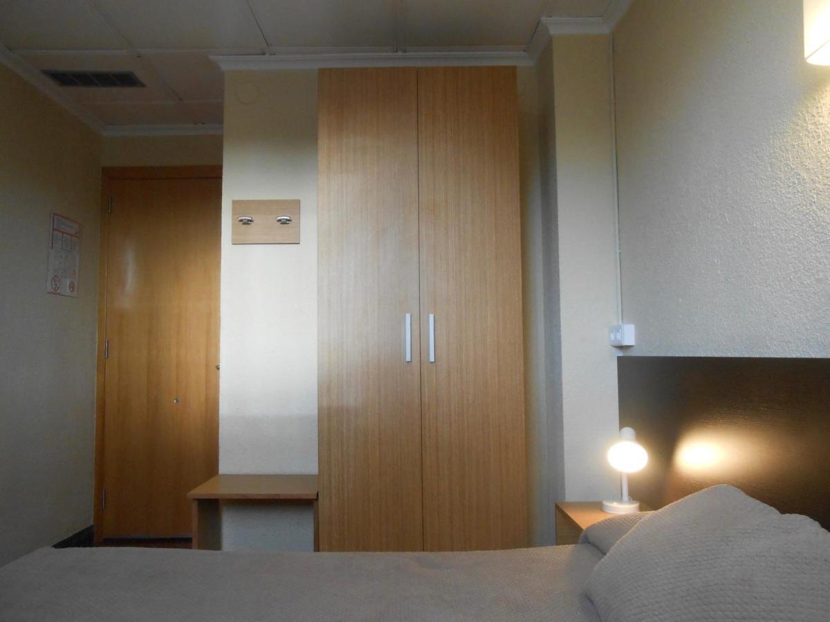 Hostal El Callejon ตาร์ราโกนา ภายนอก รูปภาพ