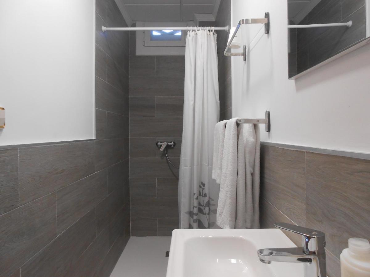Hostal El Callejon ตาร์ราโกนา ภายนอก รูปภาพ