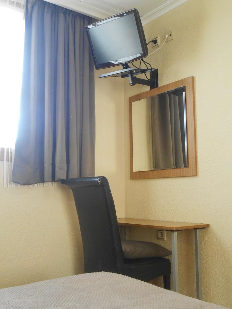Hostal El Callejon ตาร์ราโกนา ภายนอก รูปภาพ
