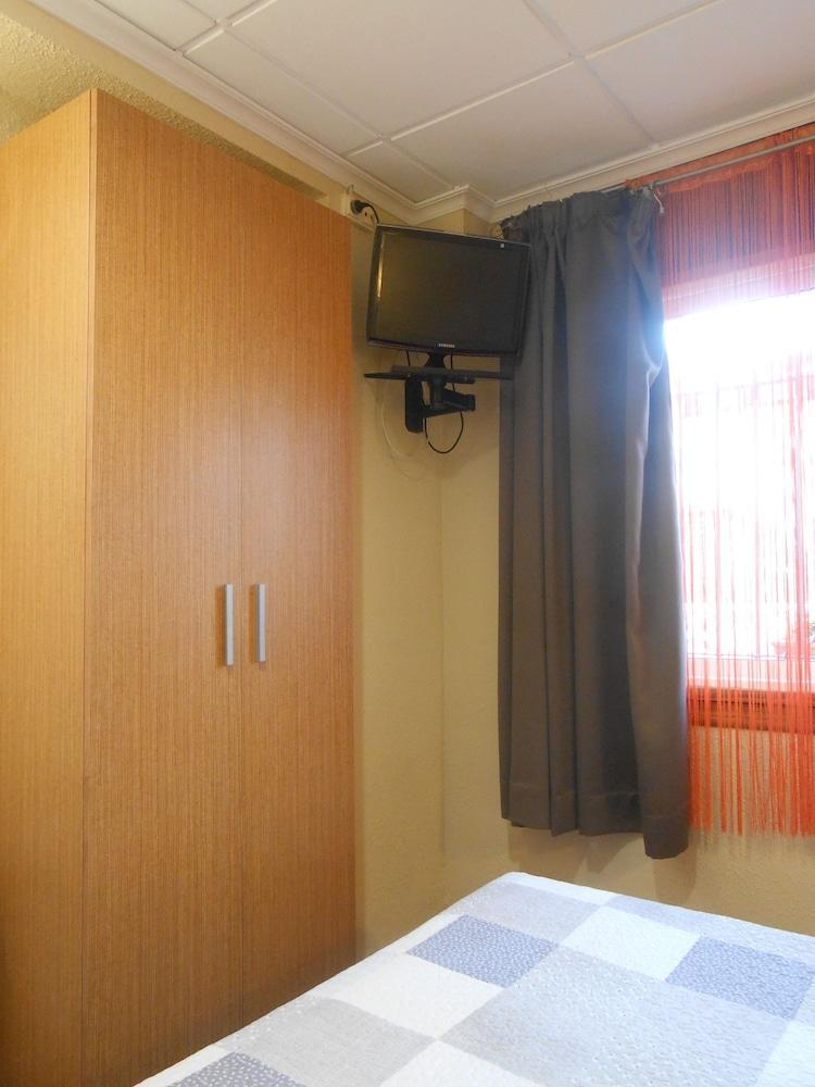 Hostal El Callejon ตาร์ราโกนา ภายนอก รูปภาพ